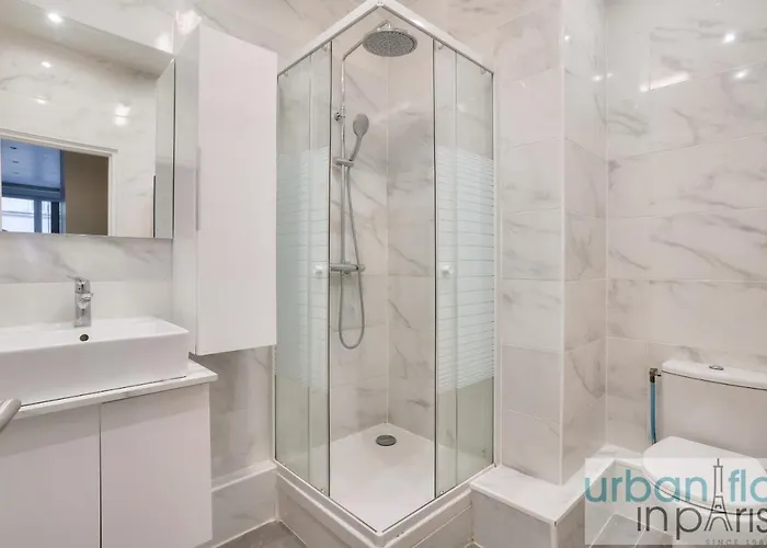 23 - Charming 3bdr Parisian In Montorgueil Lägenhet